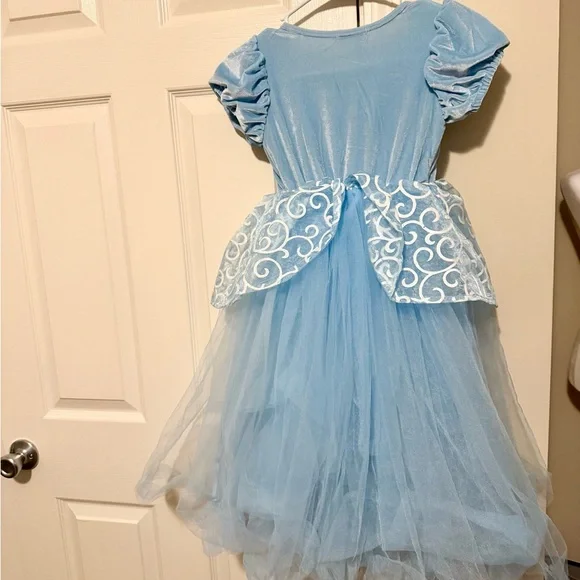 Cinderella Light Blue Princess Dress with Lace Details Girl’s Size 4-6 - Picture 2 of 2